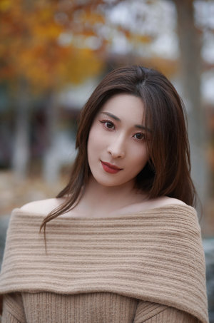 何须更把茶林撼