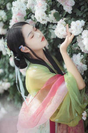 想打电竞的我讨厌娱乐圈