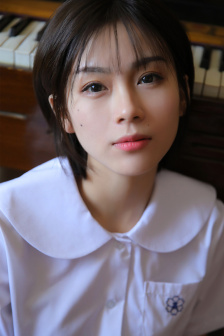 和阳光跳舞的极乐鸟