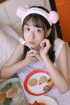 穿书后她成了世子爷的福运小娇妻