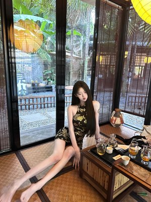 觉醒情报系统，末世囤货养崽躺赢